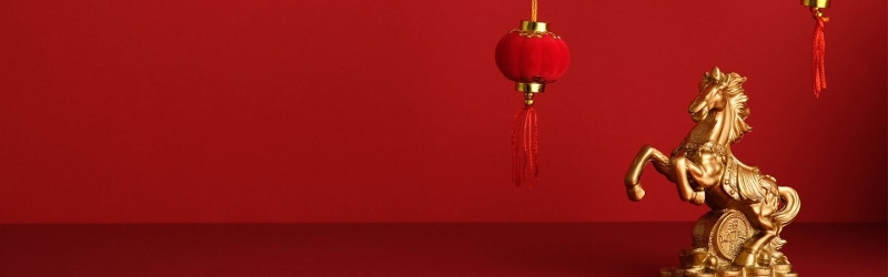 Image of Chinese lanterns and a gold horse