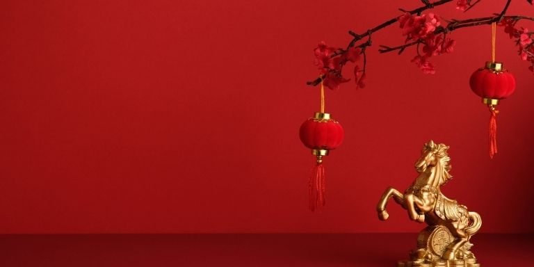 Image of Chinese lanterns and a gold horse
